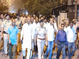 जहांगीरपुरी हिंसा: पत्थरबाजी करने के बाद पुलिस के बीच में आराम से घूमता रहा आरोपी, अब क्राइम ब्रांच ने किया गिरफ्तार जहांगीरपुरी हिंसा: पत्थरबाजी करने के बाद पुलिस के बीच में आराम से घूमता रहा आरोपी, अब क्राइम ब्रांच ने किया गिरफ्तार