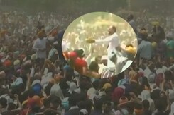 Singer Sidhu Moose Wala's Father's Moving Gesture After Cremation Singer Sidhu Moose Wala's Father's Moving Gesture After Cremation