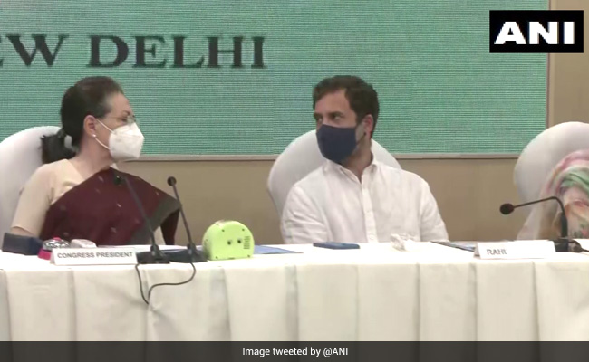 "पार्टी फोरम में आत्‍म आलोचना की जरूरत लेकिन इस तरह से न हो कि मनोबल गिरे" :  CWC बैठक में सोनिया गांधी