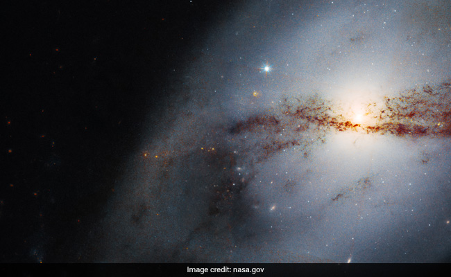 Hubble Captures Highly Disturbed Spiral Galaxy, NASA Shares Photo
