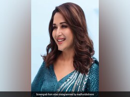 20 साल बाद इन दो बड़े स्टार के साथ एक फ्रेम में कैद हुईं माधुरी दीक्षित, कभी दोनों को कहा था- 'हम तुम्हारे हैं सनम' 20 साल बाद इन दो बड़े स्टार के साथ एक फ्रेम में कैद हुईं माधुरी दीक्षित, कभी दोनों को कहा था- 'हम तुम्हारे हैं सनम'