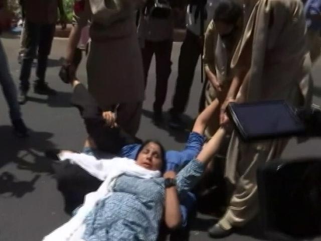 Protest Continues Against Rahul Gandhi's Questioning By Probe Agency