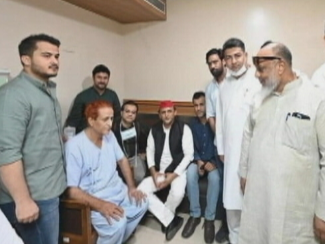 Akhilesh Yadav Meets Party Leader Azam Khan Amid Talk Of Frosty Ties