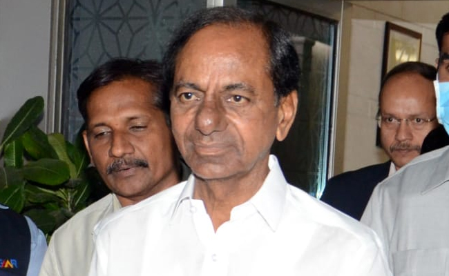 घर, दफ्तर से लेकर नेताओं के लेटरहेड तक 'तिरंगा', पढ़ें- क्या है KCR की 'इंडियन इंडिपेंडेंस डायमंड पखवाड़ा' की प्लानिंग