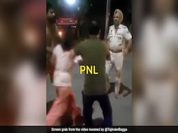 वायरल वीडियोः पंजाब पुलिस के सब-इंसपेक्टर ने निहत्थे व्यक्ति पर चलाई गोली; पुलिस के खिलाफ एफआईआर दर्ज   वायरल वीडियोः पंजाब पुलिस के सब-इंसपेक्टर ने निहत्थे व्यक्ति पर चलाई गोली; पुलिस के खिलाफ एफआईआर दर्ज