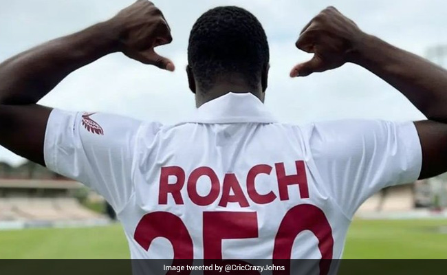 केमार रोच ने टेस्ट में रचा इतिहास, कई बड़े दिग्गज गेंदबाजों का रिकॉर्ड टूटा