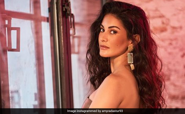 Amyra Dastur Loves The Camera And The Camera Loves Her Back. Here's Proof