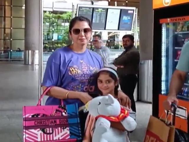 Airport Spotting: Isha Koppikar Pictured With Family