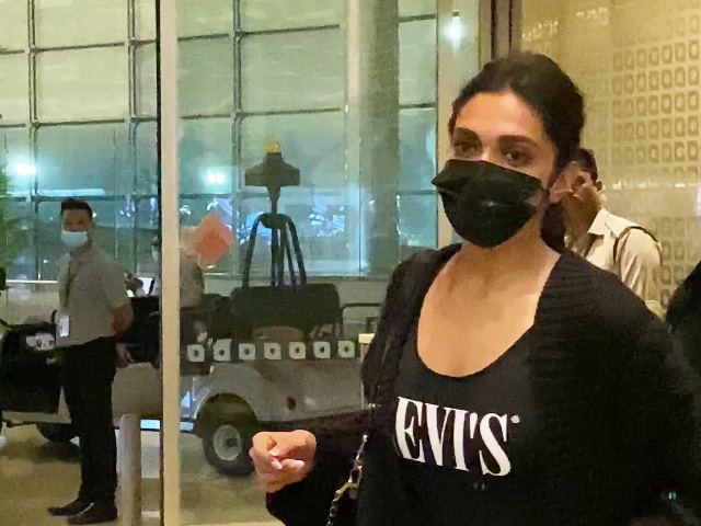 Deepika Padukone Amps Up Her Airport Fashion In Black
