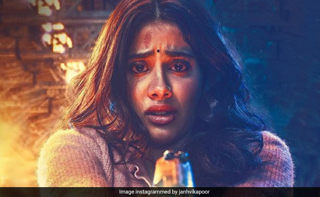 <i>Good Luck Jerry</i> New Posters: Janhvi Kapoor Is A Mix Of Intense And Innocent