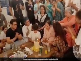 Aamir Khan ने खास अंदाज में मनाया अपनी अम्मी जीनत हुसैन का जन्मदिन, एक्स वाइफ किरण भी आईं नजर  Aamir Khan ने खास अंदाज में मनाया अपनी अम्मी जीनत हुसैन का जन्मदिन, एक्स वाइफ किरण भी आईं नजर
