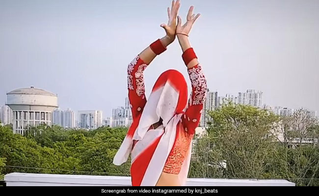 कनिका कपूर का गाना 'बेबी डॉल' पर दुल्हन ने किया जबरदस्त डांस, फैंस बोले- घूंघट में सनी लियोन