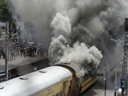 अग्निपथ हिंसा : 4 दिनों में करीब 500 ट्रेनें रद्द, 1300 रेलगाड़ियों पर पड़ा असर, रेलवे के सूत्रों ने बताया अग्निपथ हिंसा : 4 दिनों में करीब 500 ट्रेनें रद्द, 1300 रेलगाड़ियों पर पड़ा असर, रेलवे के सूत्रों ने बताया