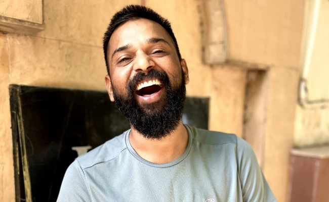 जाने माने लाफ्टर योग गुरु Rajendra Kumar ने बनाया दुनिया की सबसे लंबी हंसी का नया रिकॉर्ड