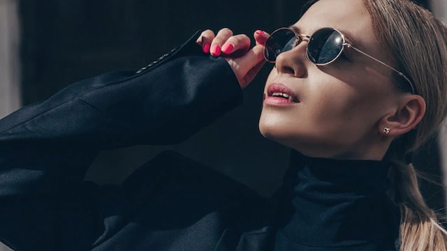Eye Health: Wear sunglasses under the sun to protect your eyes from UV inflicted damage
