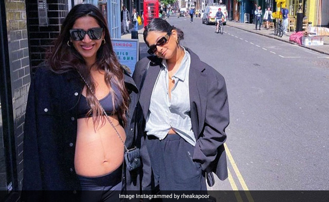 A Page From Mom-To-Be Sonam Kapoor's London Diaries. Bonus - Sister Rhea
