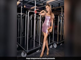 पिंक मैटेलिक मिनी ड्रेस में वायरल हुईं नताशा पूनावाला की ग्लैमरस PHOTOS, लोगों ने कहा- फैशन क्वीन पिंक मैटेलिक मिनी ड्रेस में वायरल हुईं नताशा पूनावाला की ग्लैमरस PHOTOS, लोगों ने कहा- फैशन क्वीन