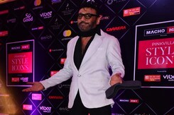 Jackie Shroff Was In The Mood To Pose On The Red Carpet Jackie Shroff Was In The Mood To Pose On The Red Carpet