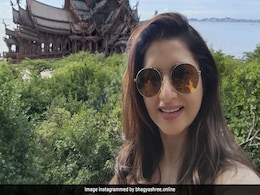 भाग्यश्री ने थाईलैंड से शेयर की फोटो, फैन्स रह गए हैरान, बोले- 53 की उम्र में भी 20 की दिखती हैं भाग्यश्री ने थाईलैंड से शेयर की फोटो, फैन्स रह गए हैरान, बोले- 53 की उम्र में भी 20 की दिखती हैं