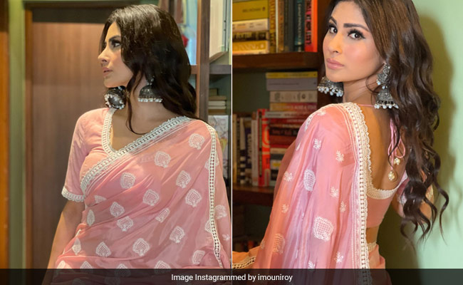 We're Not Surprised To See Mouni Roy's 'Aesthetic' Is In A Chic Pink Saree