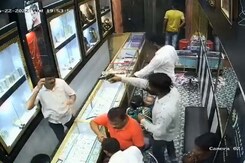 Caught on Camera: Armed Robbers Strike Jewellery Shop In Bihar Caught on Camera: Armed Robbers Strike Jewellery Shop In Bihar