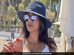 Banita Sandhu Hits The Beach In Her Classic Summer Best Banita Sandhu Hits The Beach In Her Classic Summer Best
