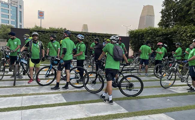 World Environment Day 2022: सूरत पुलिस ने साइकिल रैली का किया आयोजन. कई जगह पेड़ लगाए