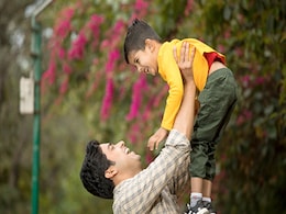 Father's Day 2022: इन मैसेज को भेजकर बनाएं पापा के दिन को खास, इस दिन झिझकने से नहीं बल्कि प्यार से बनेगी बात Father's Day 2022: इन मैसेज को भेजकर बनाएं पापा के दिन को खास, इस दिन झिझकने से नहीं बल्कि प्यार से बनेगी बात