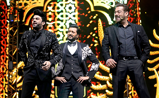 Blog: At IIFA, Salman Gets Attention, Abhishek Is A Quiet Winner