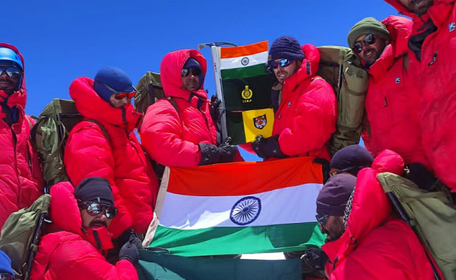 ITBP की पर्वतारोही टीम ने 24 हजार फीट ऊंची चोटी की फतह, लहराया तिरंगा
