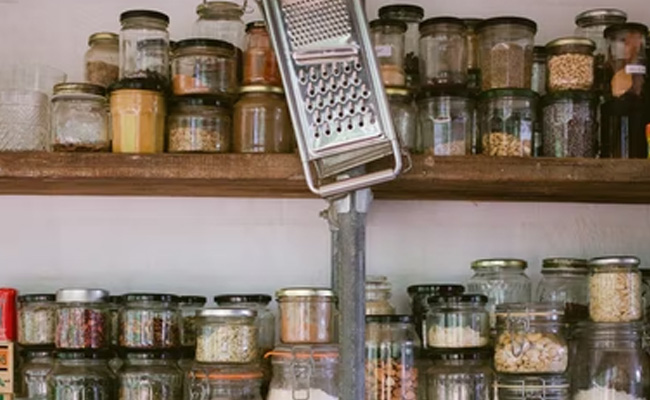 किचन की अलमारी से कीड़ों को दूर भगाते हैं पुदीने के पत्ते, आज ही जान लें इस्तेमाल करने का तरीका