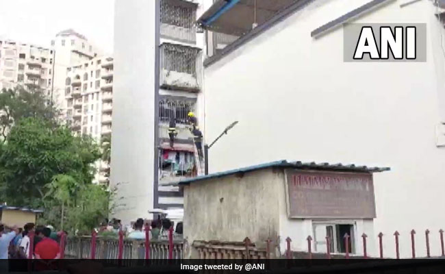 1 Dead, 7 Injured As Ceiling Slabs Collapse At Residential Building In Navi Mumbai