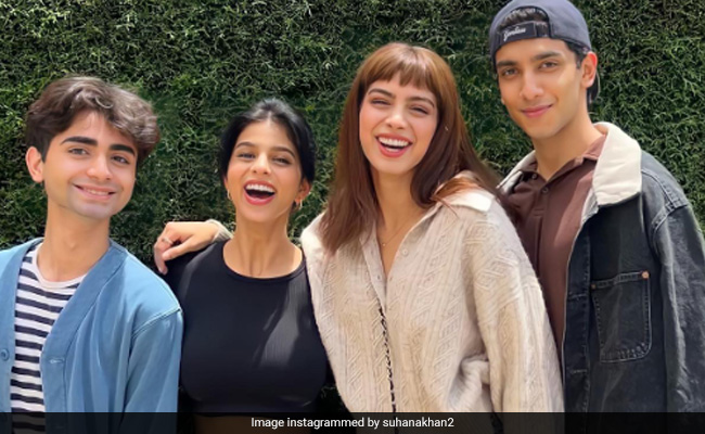 Suhana Khan And Khushi Kapoor Share Pics From <i>The Archies</i>' Ooty Schedule