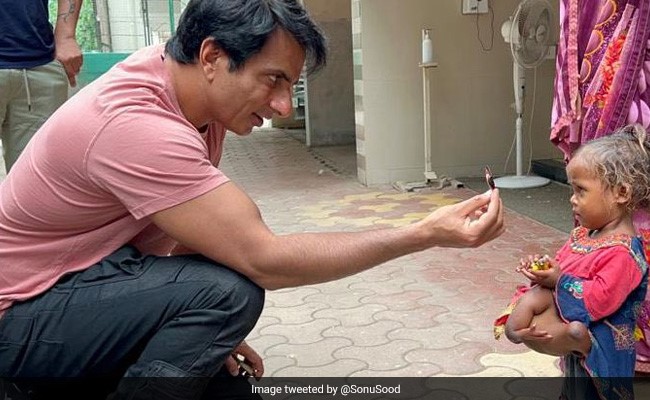 4 पैर और 4 हाथ वाली बिहार की बेटी को सोनू सूद ने दिया नया जीवन, कहा- हमारा सफ़र कामयाब रहा