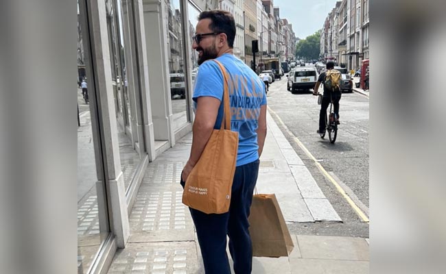 Kareena Kapoor Asks, "Mr Khan Is That You?" As She Shares New Pic From Her London Diaries