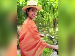 मालदीव में जमकर साइकिल चलाती नजर आईं अनुष्का शर्मा, Video शेयर कर बोलीं- बेस्ट मेमोरीज मालदीव में जमकर साइकिल चलाती नजर आईं अनुष्का शर्मा, Video शेयर कर बोलीं- बेस्ट मेमोरीज