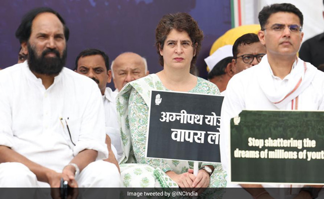 "...<i> Main Bhi Chowkidaar </i> Means": Congress Jabs BJP On 'Agnipath' Scheme