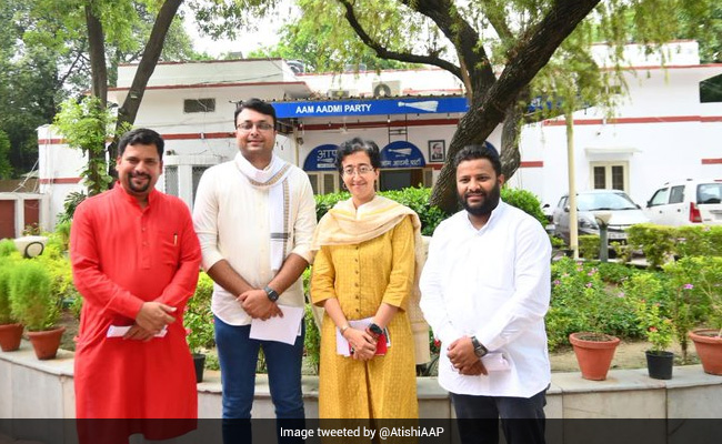 BJP Delegation From Gujarat Has Come To Learn From "Delhi Model", Says AAP