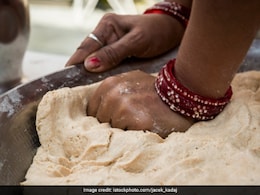 बैड कोलेस्ट्रॉल को कम करने के लिए रोटी बनाने से पहले आटे में मिला लें ये एक चीज, ठंड भर नहीं पड़ेगी... बैड कोलेस्ट्रॉल को कम करने के लिए रोटी बनाने से पहले आटे में मिला लें ये एक चीज, ठंड भर नहीं पड़ेगी...