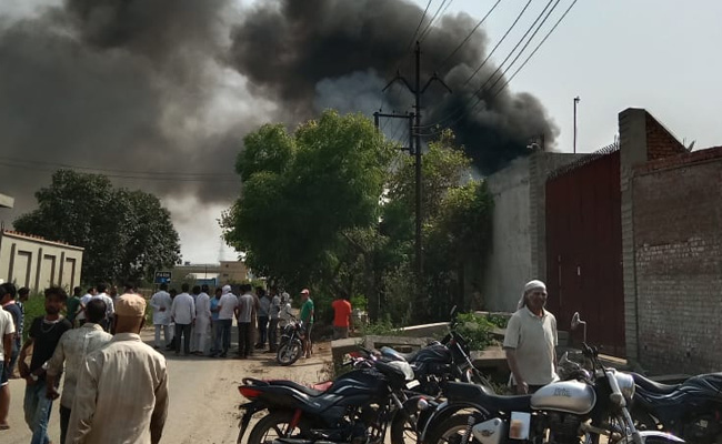 Hapur Factory Blast : आरोपियों के खिलाफ पुलिस ने दर्ज किया मुकदमा, गिरफ्तारी के लिए 3 टीम गठित: 10 बड़ी बातें