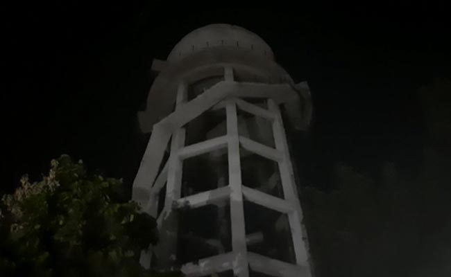 Rahul Gandhi Supporters Protest Atop Water Tank In Delhi On Day 3 Of ED Questioning