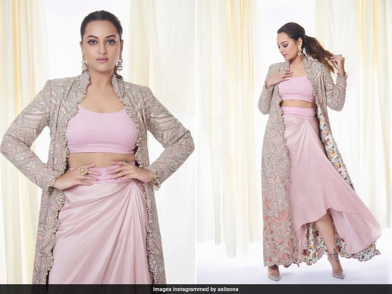 Sonakshi Sinha Is All "Gulabi" And Glammed Up In A Dreamy Ethnic Outfit
