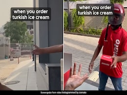 नहीं देखा होगा फूड डिलीवरी का ऐसा फनी अंदाज, Zomato ने वीडियो शेयर करते हुए लिखा, 'ट्राई एट योर ओन रिस्क' नहीं देखा होगा फूड डिलीवरी का ऐसा फनी अंदाज, Zomato ने वीडियो शेयर करते हुए लिखा, 'ट्राई एट योर ओन रिस्क'