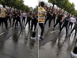 मुंबई की सड़कों पर थिरकता नजर आया महिलाओं का ग्रुप, पुलिस कमिश्नर ने शेयर किया Video मुंबई की सड़कों पर थिरकता नजर आया महिलाओं का ग्रुप, पुलिस कमिश्नर ने शेयर किया Video