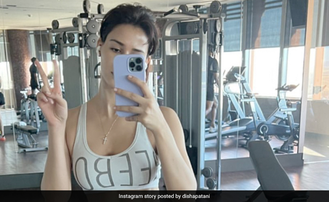 Disha Patani's Sporty Chic Mirror Selfie Is The Friday Motivation We Need