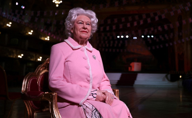 Queen Elizabeth's Jubilee Celebrations End With Pageant Through London