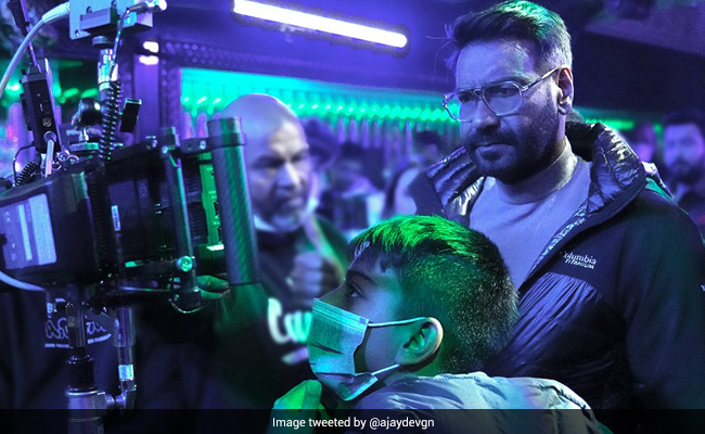 On Father's Day, Ajay Devgn Remembers His Dad Veeru Devgan, Shares An Adorable Pic With Son Yug