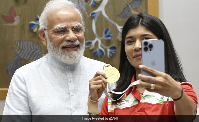 PM Modi Meets Women Boxers Who Won Medals At World Championship