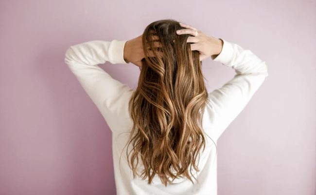 4 DIY Remedies That Work As Natural, Non-Toxic Hair Dyes