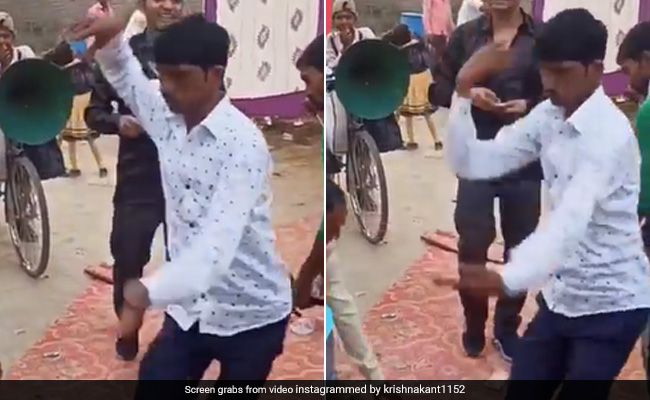 नागिन डांस करने के जोश में होश खो बैठा शख्स, ऐसा नाचा कि देखकर हंसते-हंसते पेट में हो जाएगा दर्द - देखें Video